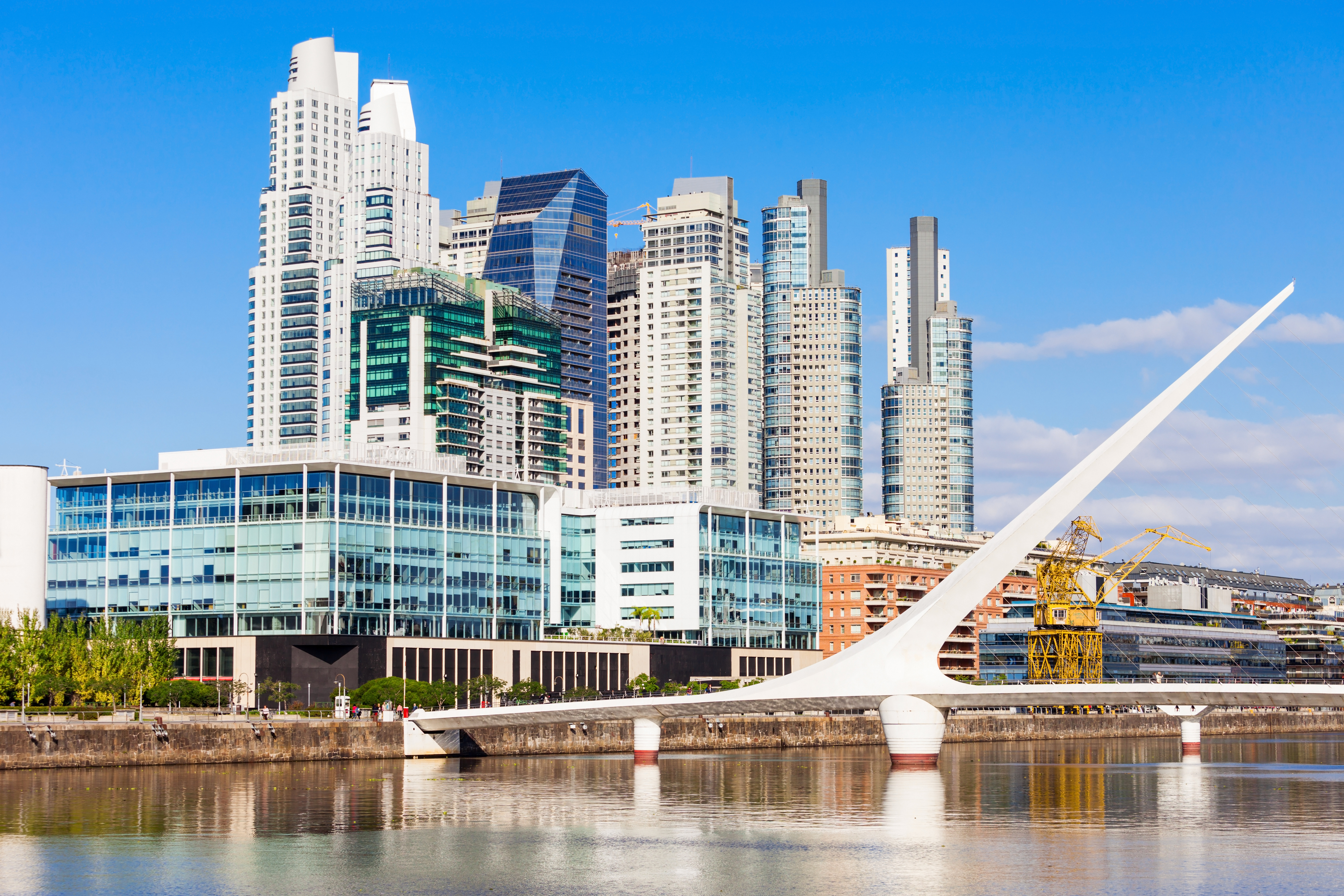 Argentina, foreigners allowed to live in the country with Argentine residence permit